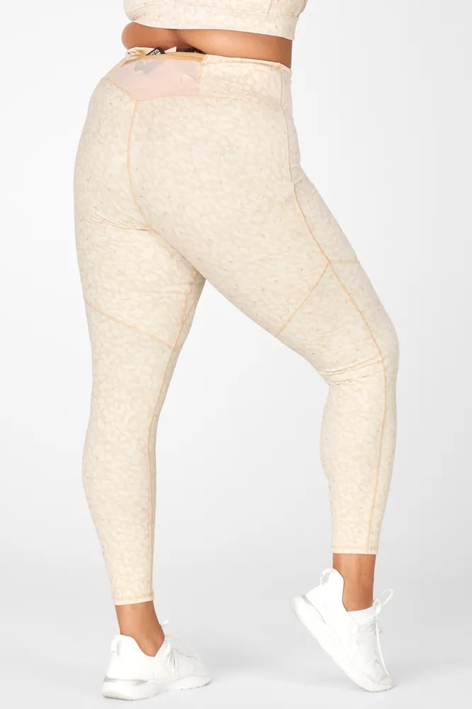 Nike Sportswear Chill Knit Women's Tight Mini-Rib Flared Leggings (Plus Size).
