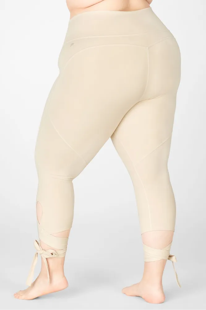 Fabletics Ultra High-Waisted PureLuxe 7/8 Legging Womens white plus Size 3X