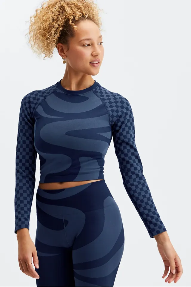 Fabletics Aisley Seamless Long-Sleeve Crop Top Womens black Size