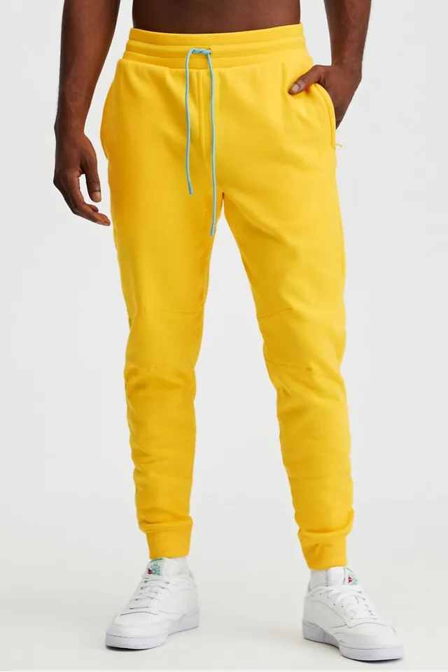 Fabletics Men The Go-To Jogger male Vintage Yellow Size