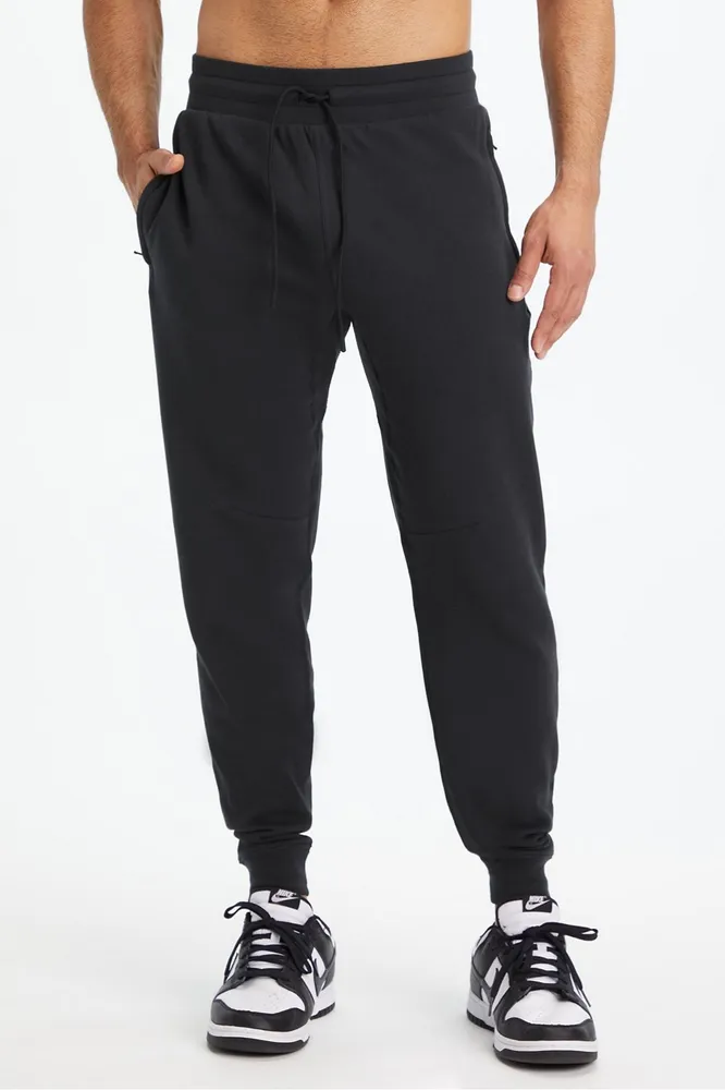 Fabletics Men The Lightweight Go-To Jogger male black Size