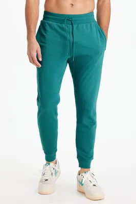 Fabletics Men The Lightweight Go-To Jogger male Soft Pine Size