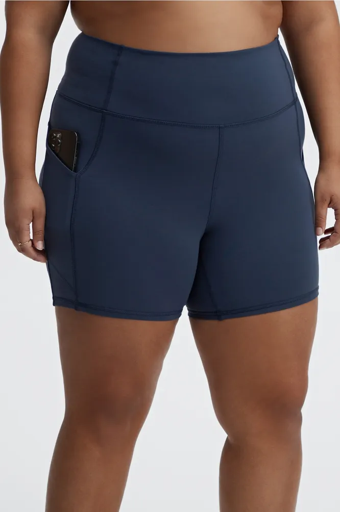 Fabletics Oasis High-Waisted 6'' Short