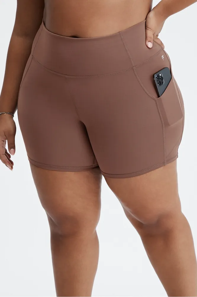 Fabletics Oasis High-Waisted 6'' Short