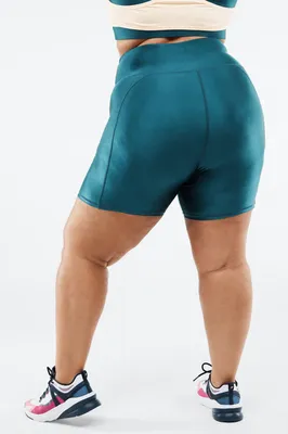 Fabletics High-Waisted Shine Short 6 Womens plus Size