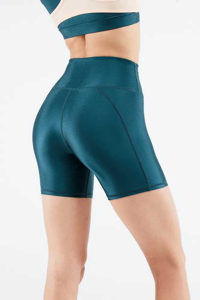 Fabletics High-Waisted Shine Short 6 Womens Size