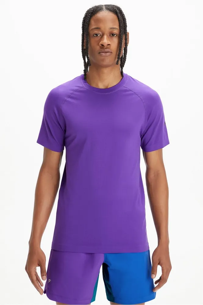 Fabletics Men The Training Day Tee male Plum Royale Size