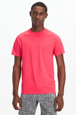 Fabletics Men The Training Day Tee male Magenta Red Size