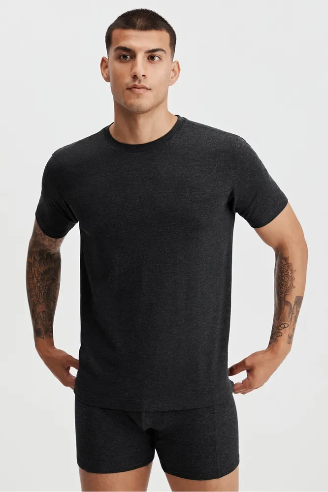 Fabletics Men The RestoreKnit Tee male Classic Navy Size