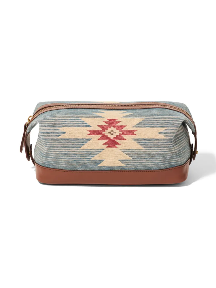 Doug Good Feather Dopp Kit - Nescove