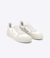 VEJA Men's V-10