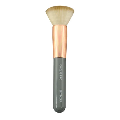 chique pro bronzer and contour makeup brush