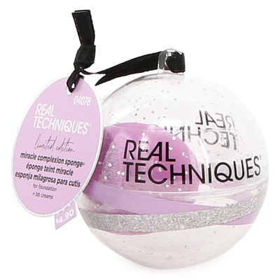 Real Techniques® Miracle Complexion Sponge® in Holiday Ornament