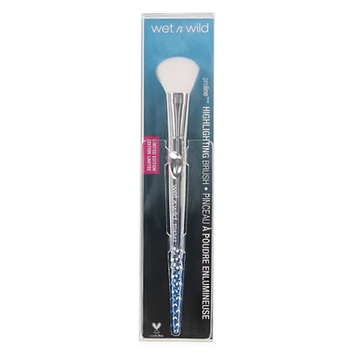 limited edition wet n wild® proline™ highlighting brush