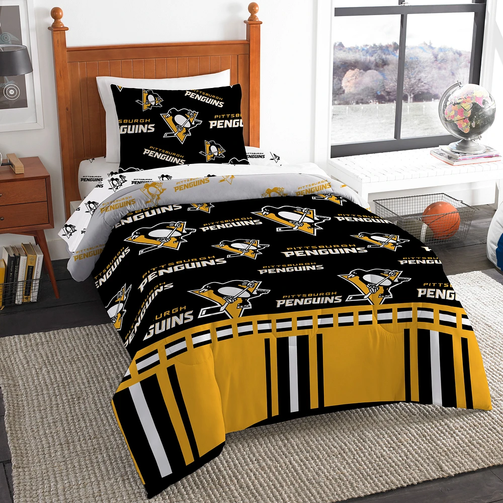 The Northwest Company Pittsburgh Penguins 4-Piece Twin Bed in a Bag Set