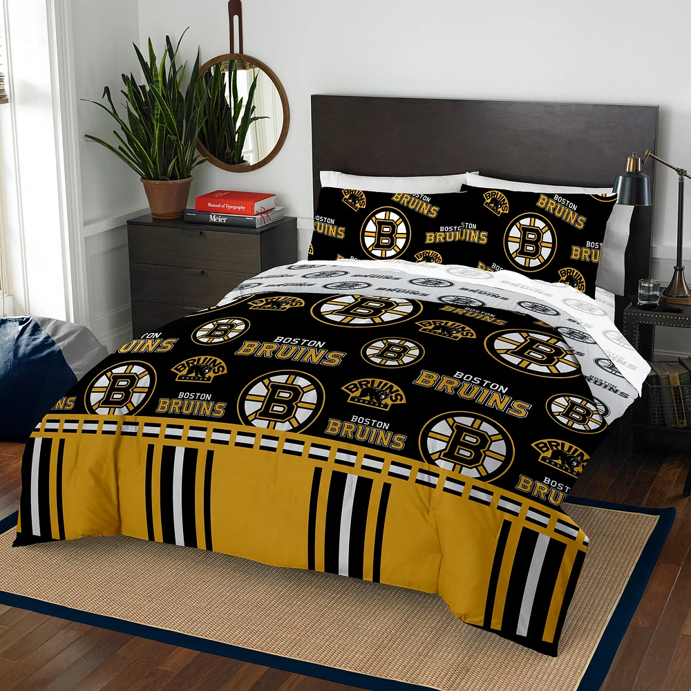 The Northwest Company Boston Bruins 5-Piece Queen Bed in a Bag Set