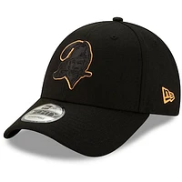 Men's New Era Black Tampa Bay Buccaneers Throwback Logo Momentum 9FORTY Adjustable Snapback Hat