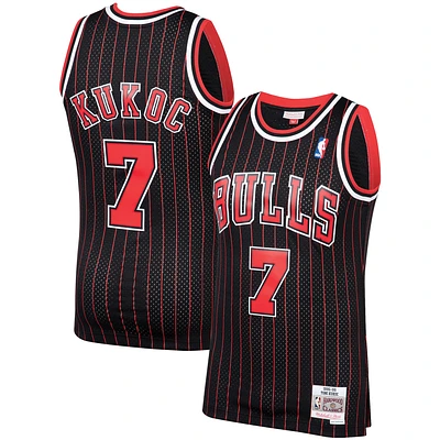 Men's Mitchell & Ness Toni Kukoc Black Chicago Bulls 1995/96 Hardwood Classics Swingman Jersey