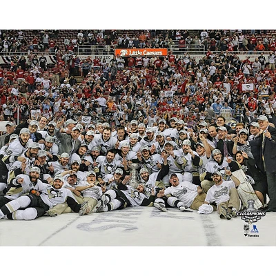 Pittsburgh Penguins Unsigned Stanley Cup Champions Team Celebration Photograph