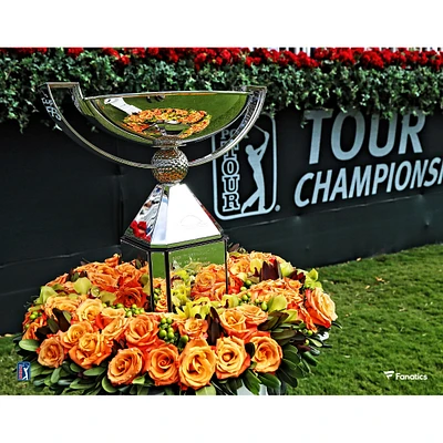 Unsigned FedEx Cup Trophy PGA Tour Photograph