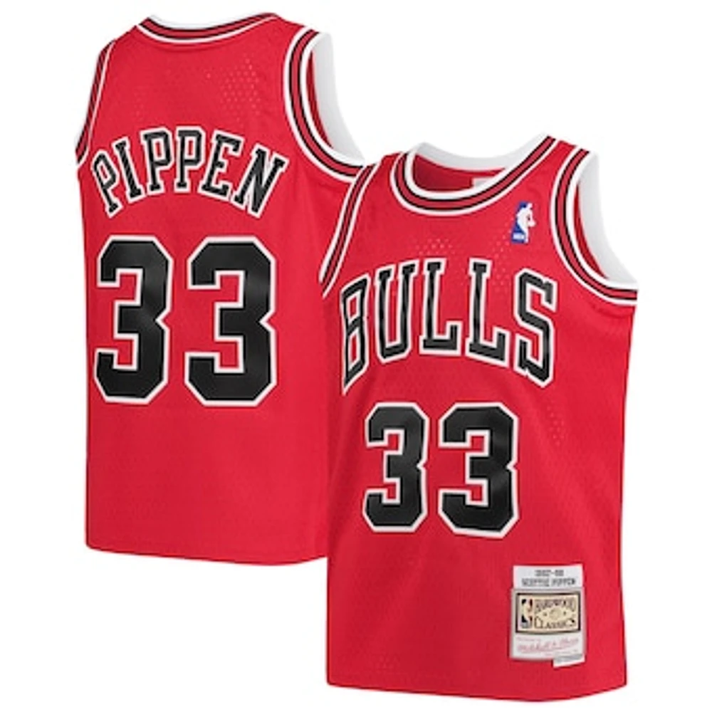 Youth Mitchell & Ness Scottie Pippen Red Chicago Bulls 1997-98 Hardwood Classics Swingman Jersey