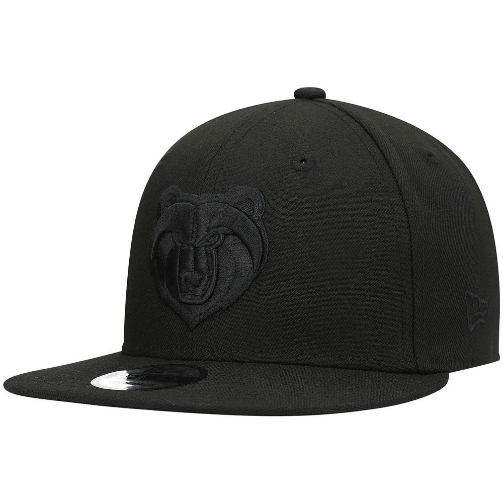 Men's New Era Memphis Grizzlies Black On Black 9FIFTY Snapback Hat