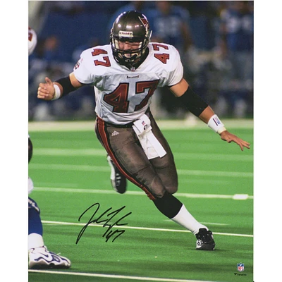 John Lynch Tampa Bay Buccaneers Autographed 16" x 20" Rushing Passer Photograph