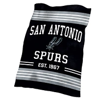 San Antonio Spurs 60'' x 70'' Colorblock Plush Blanket