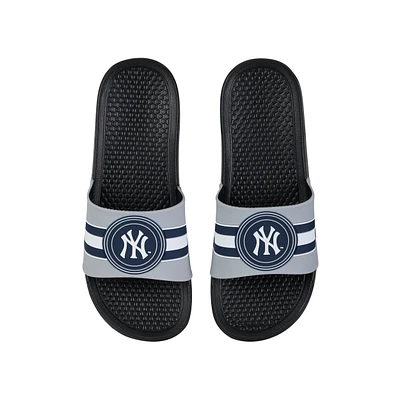 FOCO New York Yankees Stripe Raised Slide Sandals