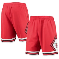 Men's Mitchell & Ness Red Chicago Bulls 1997 Hardwood Classics 75th Anniversary Swingman Shorts