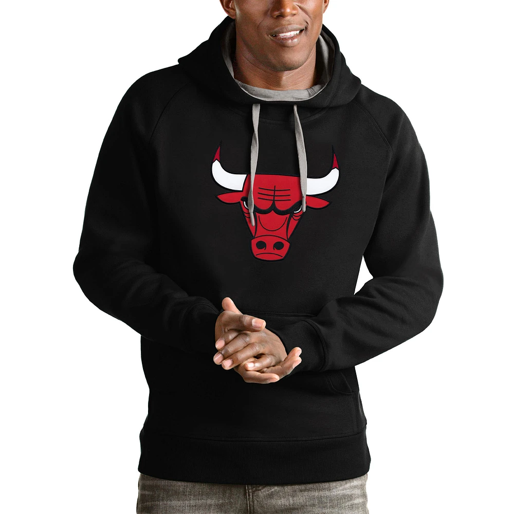 Men's Antigua Black Chicago Bulls Logo Victory Pullover Hoodie