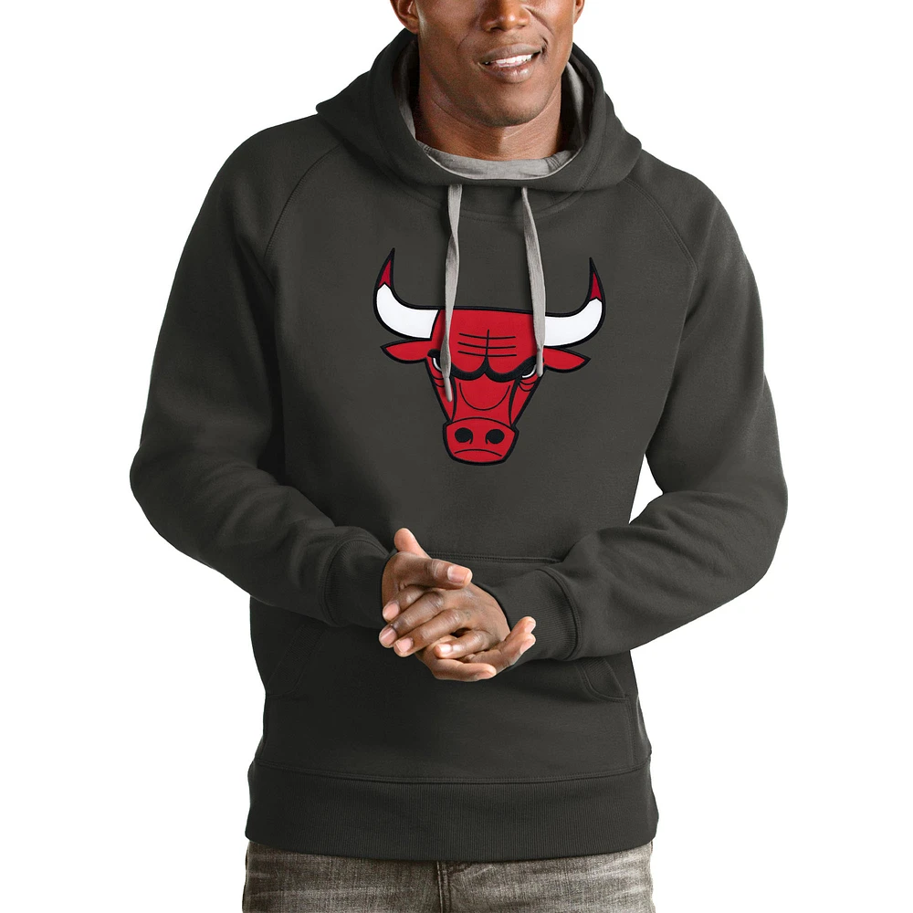 Men's Antigua Charcoal Chicago Bulls Logo Victory Pullover Hoodie