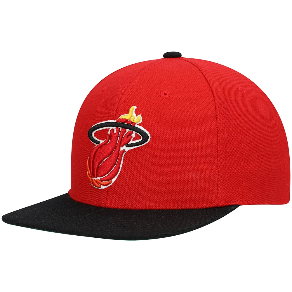 Men's Mitchell & Ness Red/Black Miami Heat Hardwood Classics Team Two-Tone 2.0 Snapback Hat