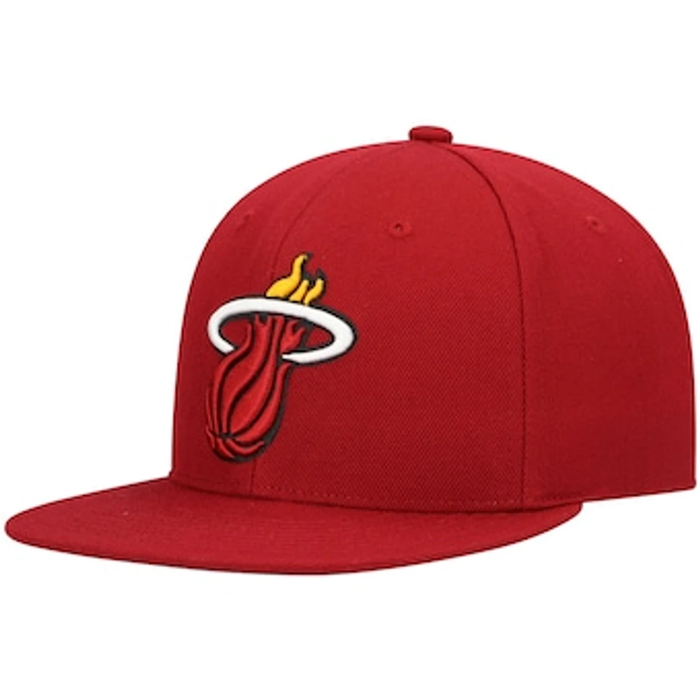 Men's Mitchell & Ness Red Miami Heat Ground 2.0 Snapback Hat