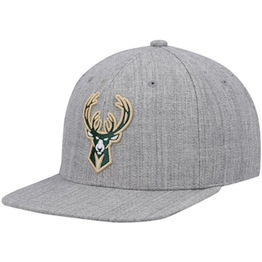 Men's Mitchell & Ness Heathered Gray Milwaukee Bucks 2.0 Snapback Hat