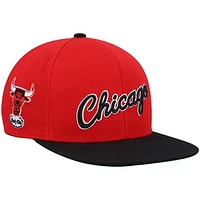 Men's Mitchell & Ness Red/Black Chicago Bulls Hardwood Classics Core Side Snapback Hat