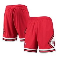 Men's Mitchell & Ness Red Chicago Bulls 1997-98 Hardwood Classics Swingman Shorts