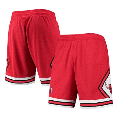 Men's Mitchell & Ness Red Chicago Bulls 1997-98 Hardwood Classics Swingman Shorts