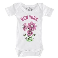 Infant Tiny Turnip White New York Yankees Blooming Baseballs Bodysuit
