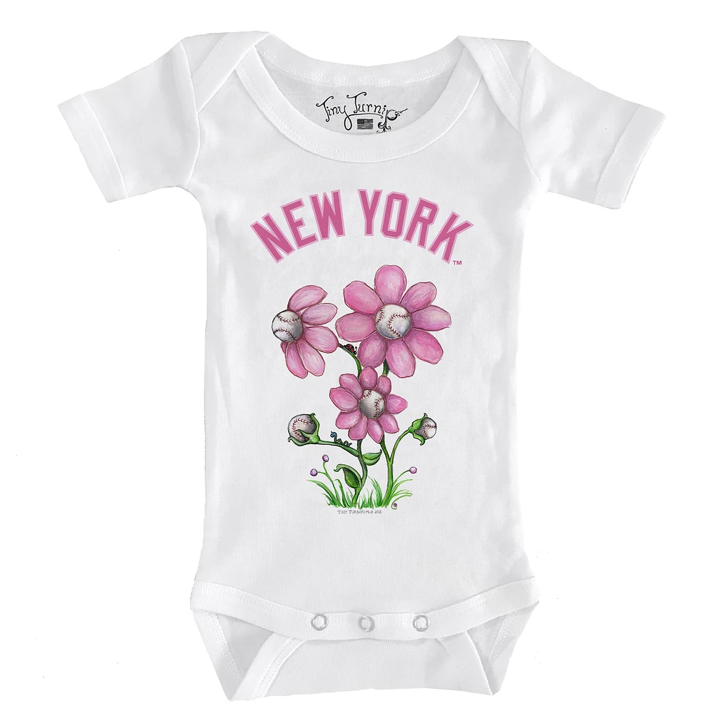 Infant Tiny Turnip White New York Yankees Blooming Baseballs Bodysuit