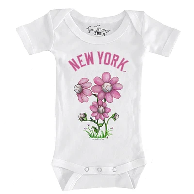 Infant Tiny Turnip White New York Yankees Blooming Baseballs Bodysuit