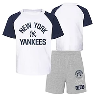 Toddler White/Heather Gray New York Yankees Groundout Baller Raglan - T-Shirt & Shorts Set