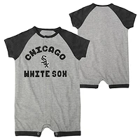 Newborn & Infant Heather Gray Chicago White Sox Extra Base Hit Raglan Full-Snap Romper