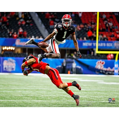 George Pickens Georgia Bulldogs Unsigned Leaping 2021 Bowl Game Photograph