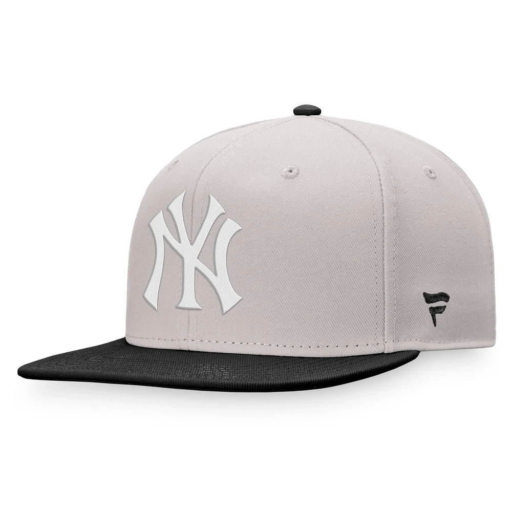 Men's Fanatics  Gray/Black New York Yankees Sky Team Patch Snapback Hat