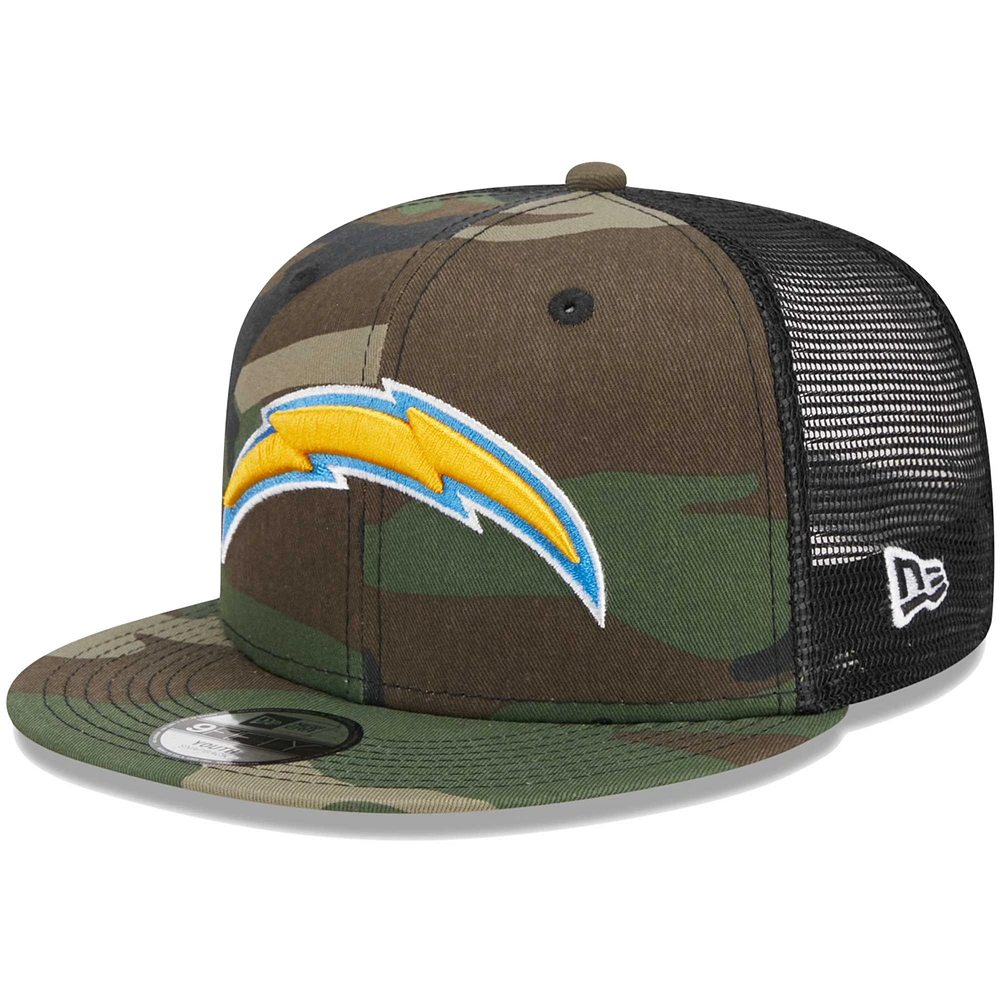 Youth New Era Camo Los Angeles Chargers  Main Trucker 9FIFTY Snapback Hat