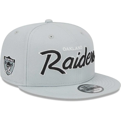 Men's New Era Silver Oakland Raiders Gridiron Classics Main Script 9FIFTY Snapback Hat