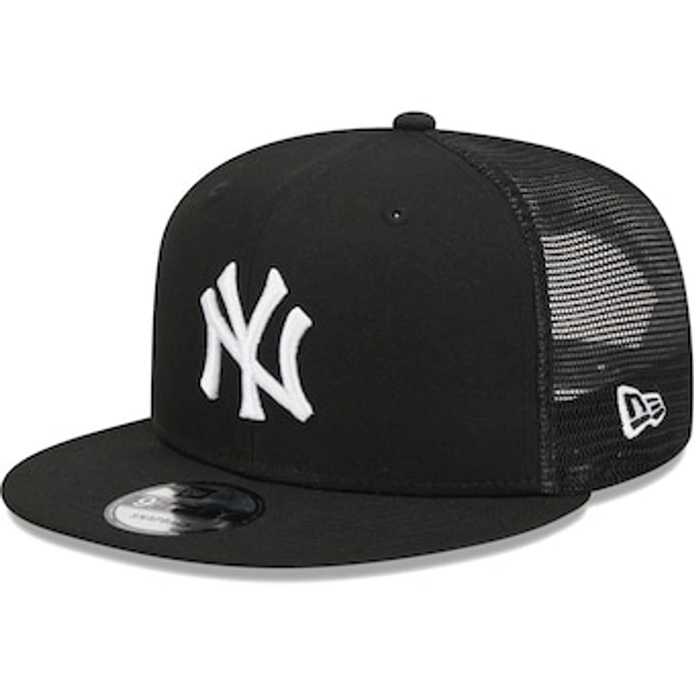 Men's New Era Black New York Yankees Trucker 9FIFTY Snapback Hat