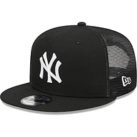 Men's New Era Black New York Yankees Trucker 9FIFTY Snapback Hat