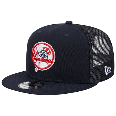 Men's New Era Navy New York Yankees Team Color Trucker 9FIFTY Snapback Hat